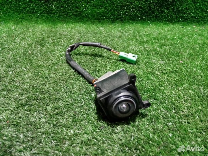 Камера переднего вида левая Toyota Harrier / Lexus