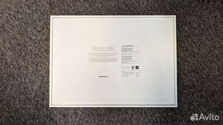 Коробка от Macbook Pro M3