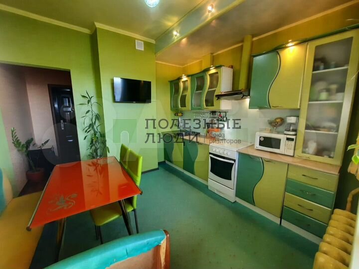 2-к. квартира, 61 м², 4/9 эт.