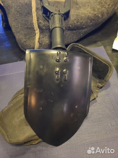 Складная лопата Fiskars