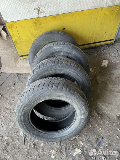 Bridgestone Blizzak Revo GZ 215/65 R16 98S