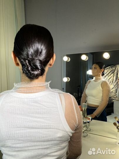 Модель на укладки и прически