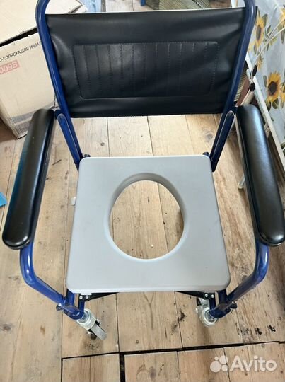 Инвалидное кресло с туалетом