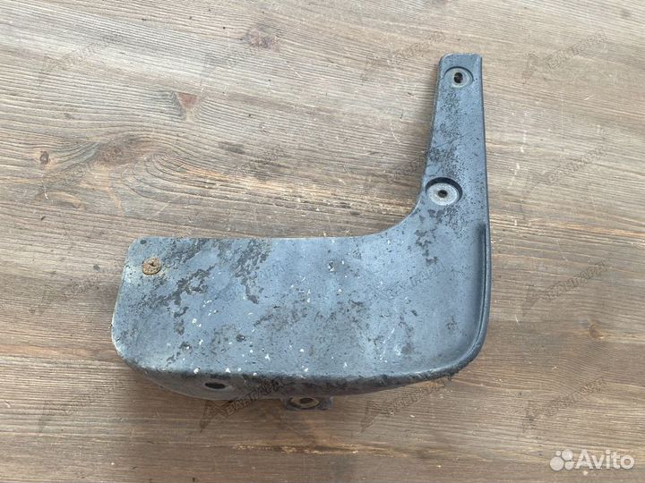 Брызговик задний левый Nissan Tiida C11 2004-2014