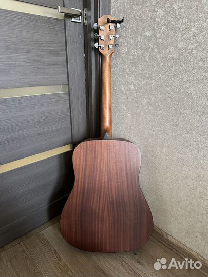 Акустическая гитара