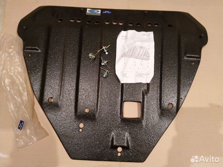 Защита двс (карбон) Volvo S80/XC70