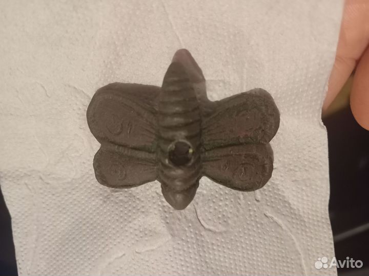 Стрекоза артефакт найден в раскопках