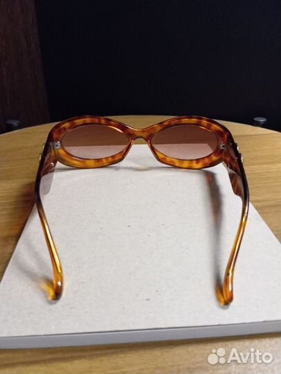 Солнцезащитные очки женские винтаж 90е