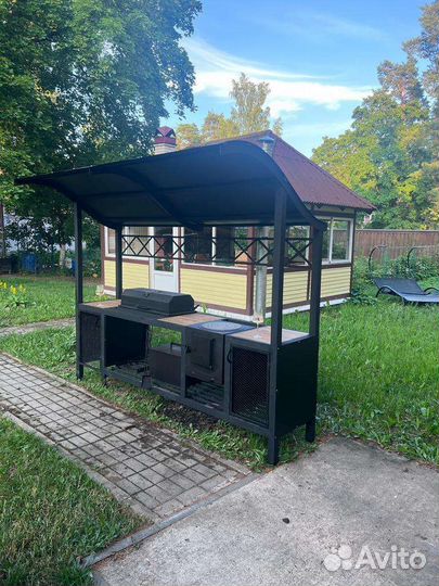 Мангал с крышей в стиле лофт