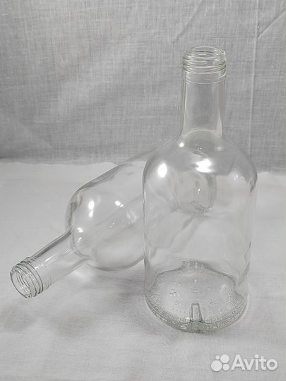 Бутылка стеклянная 0.5 л с крышкой