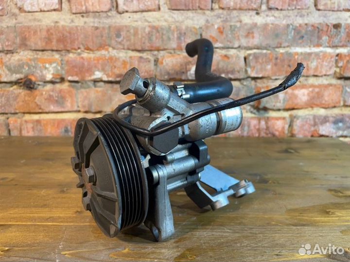 Насос гидроусилителя руля Bmw 5 E60 N52B25 AF 2009