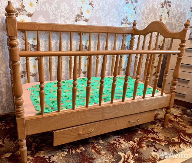 Детская кроватка