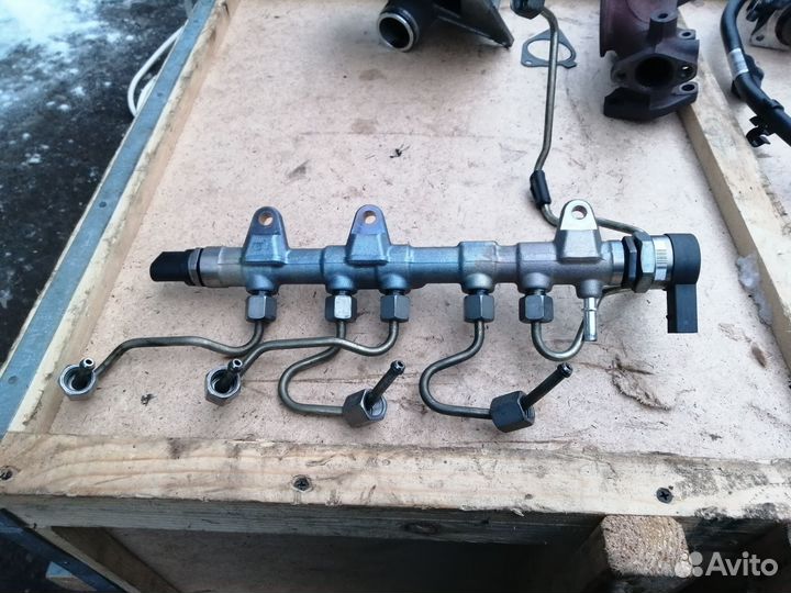 Рейка топливная рампа B47D20 BMW X4 F26 X3 F25