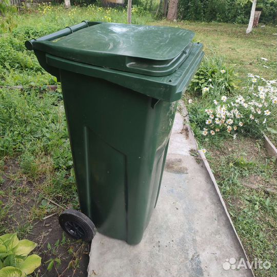 Мусорный контейнер 120 л новый