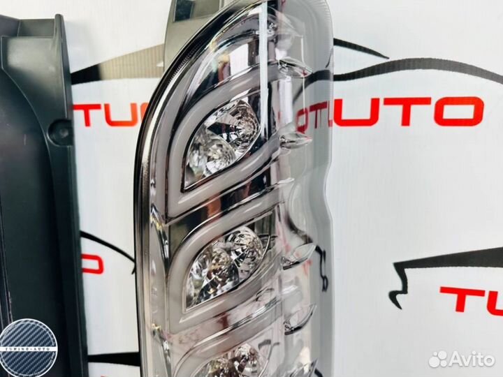 Стоп-сигналы Toyota Hiace (H200) LED