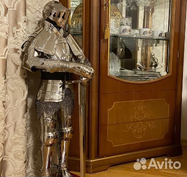 Рыцарь в доспехах