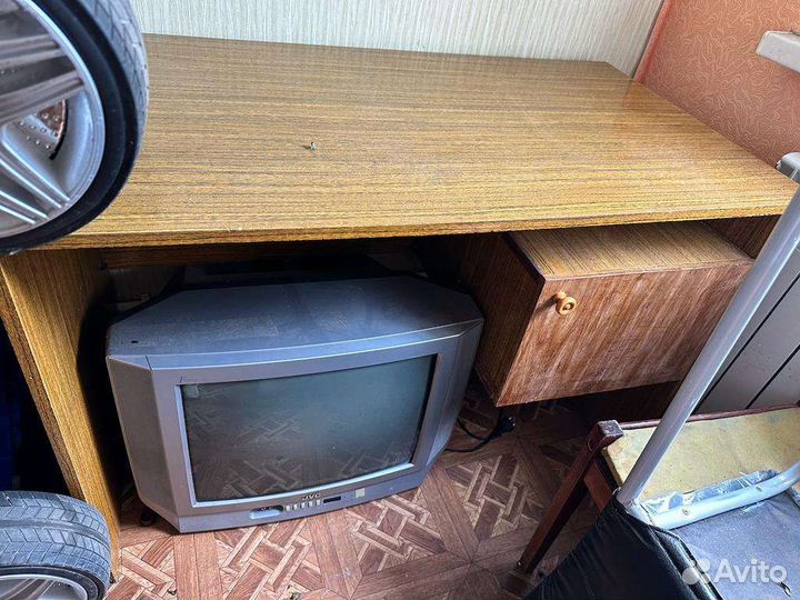 Письменный стол