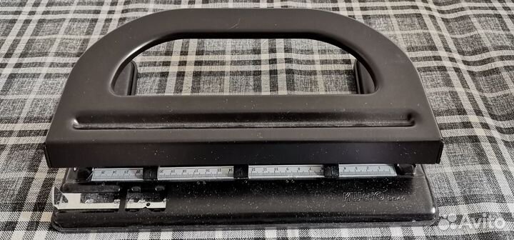 Дырокол на 2-3-4 отверстия