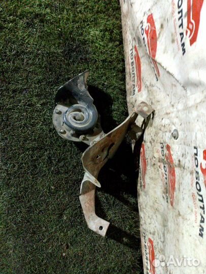 Звуковой сигнал Nissan Terrano Z24 1990