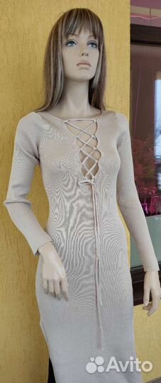 Платье лапша с разрезом и шнуровкой