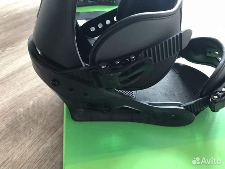 Сноуборд с крерлениями head daymaker