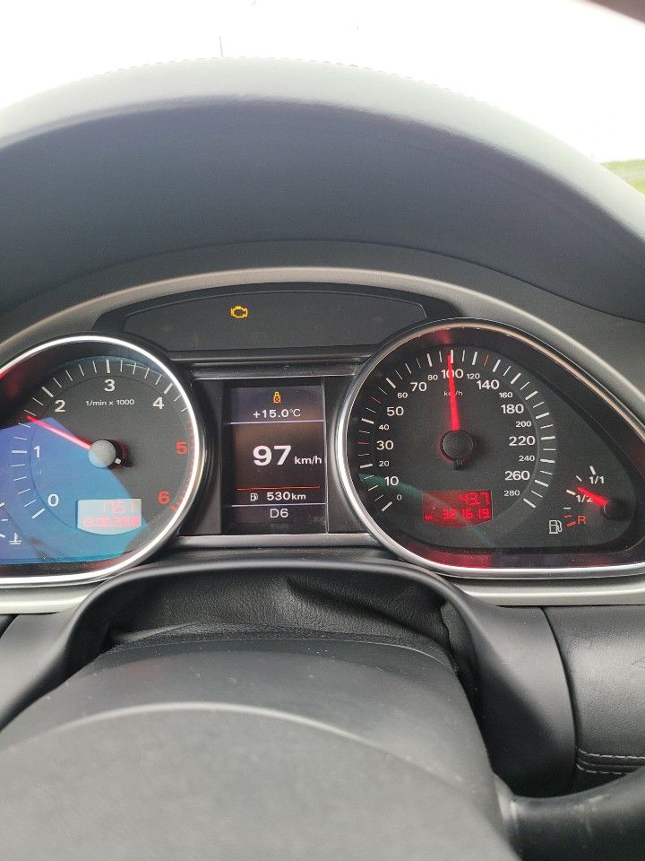 Audi Q7: фото владельца