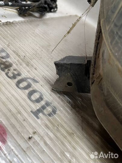 Передняя правая фара RAV 4 xa20 00-06