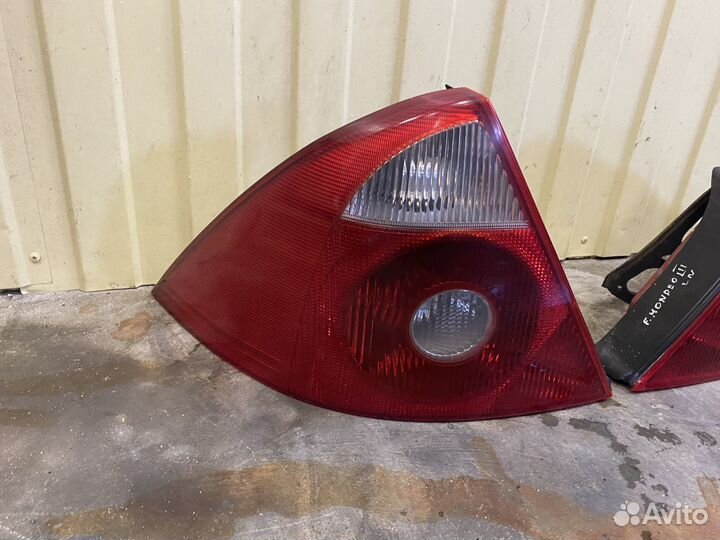 Задние фонари Ford Mondeo 3