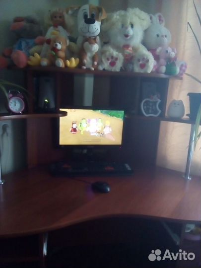 Продам компьютерный стол