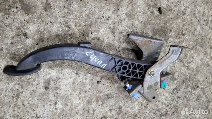 Педаль сцепления Renault Megane седан K4M 2006