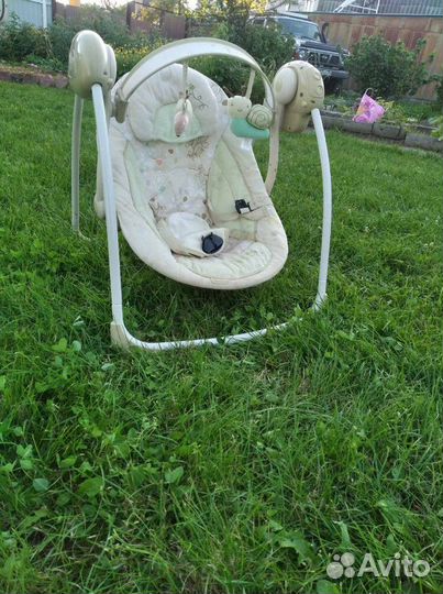 Детские качели-шезлонг Bright Starts с музыкой