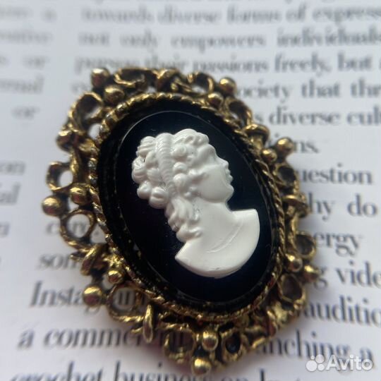 Винтажная брошь Камея / Европа