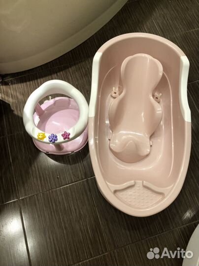 Ванночка для купания с подставкой