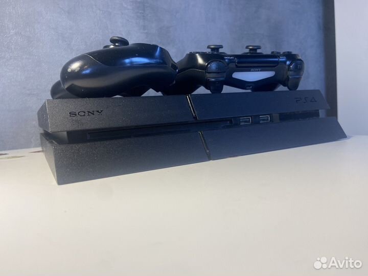 Игровая приставка ps4