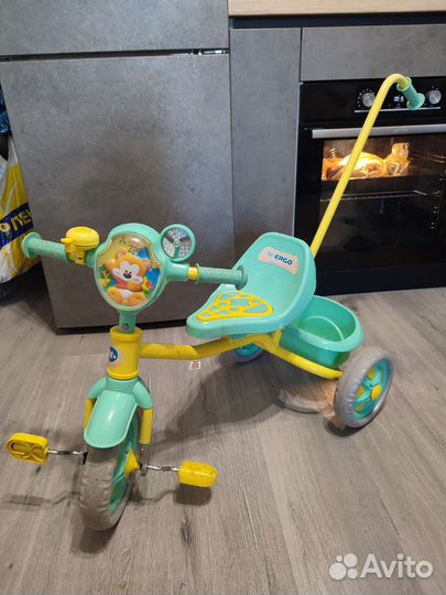 Детский велосипед трехколесный с ручкой