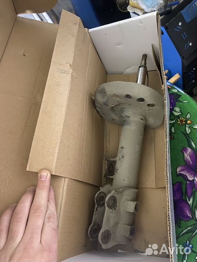 Передние стойки Kia Ceed 2010г