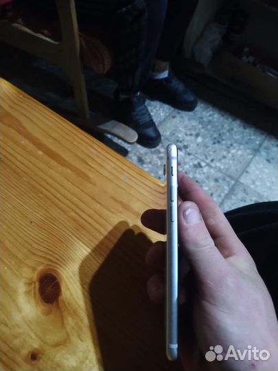 Телефон se2020