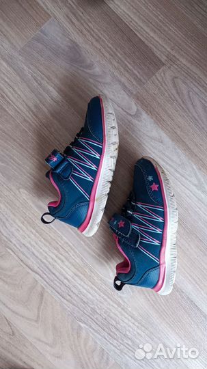 Кроссовки для девочки 29