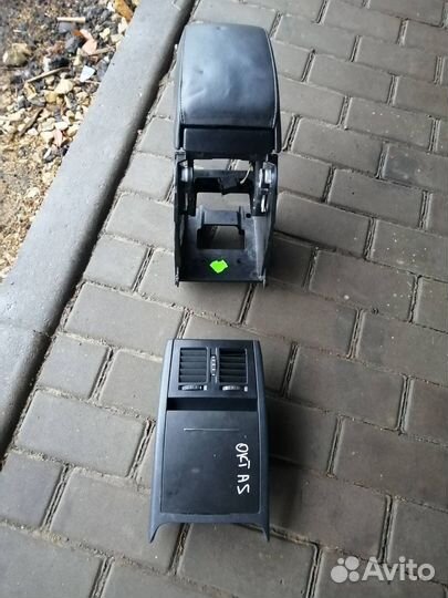 Дефлектор подлокотника задний шкода октавия А5