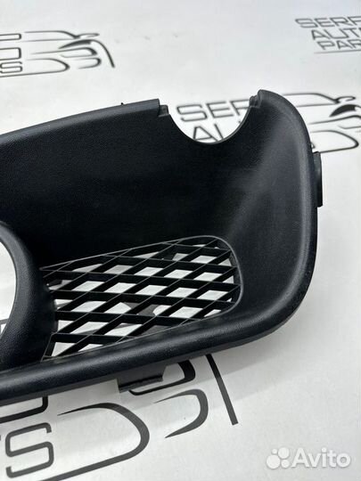 Накладка противотуманки передняя правая Volkswagen