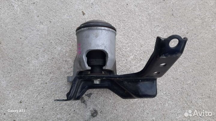 Правая опора двигателя Nissan Teana j32