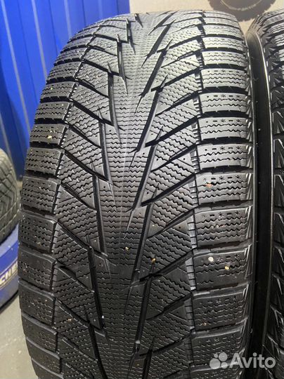 Hankook Winter I'Cept iZ 2 W616 225/45 R17 94T