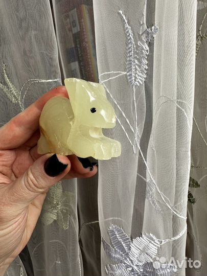 Статуэтки из оникса