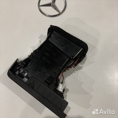 Дефлектор воздушный правый Мерседес w207