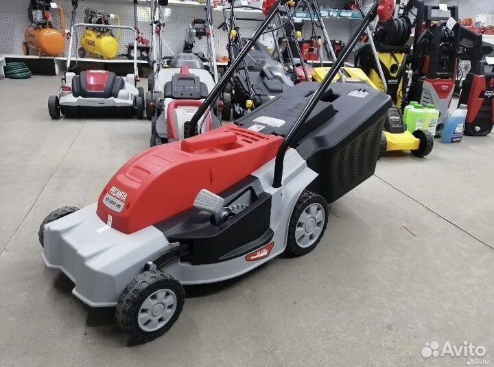 Газонокосилка Электрическая и бензиновая