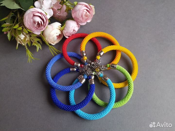 Браслет из чешского бисера