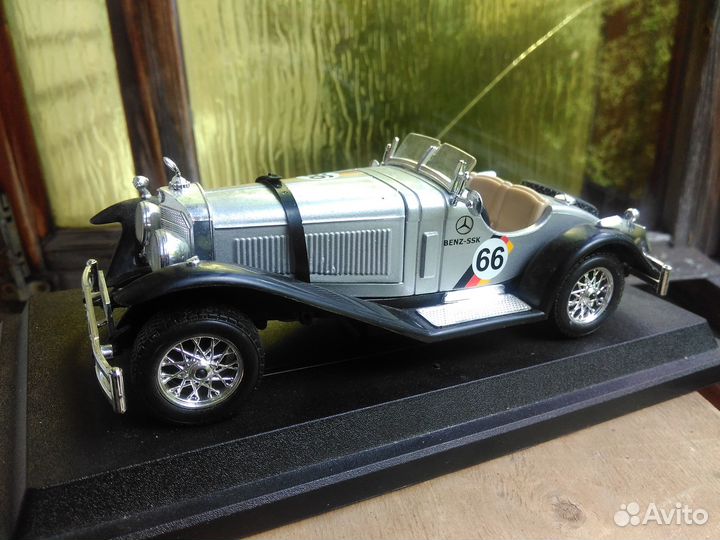 Модель Машины Мерседес Бенс