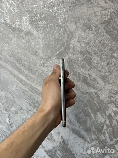 iPhone X, 64 ГБ