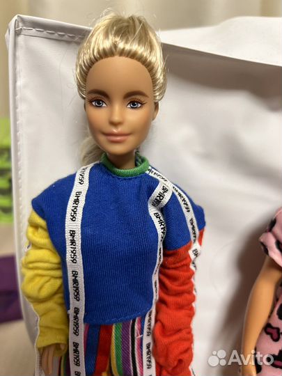Продам разных барби на статичном теле