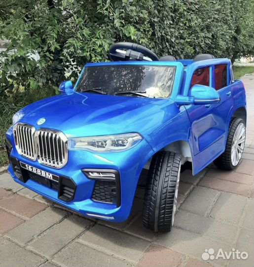 Электромобили новые цвета разные